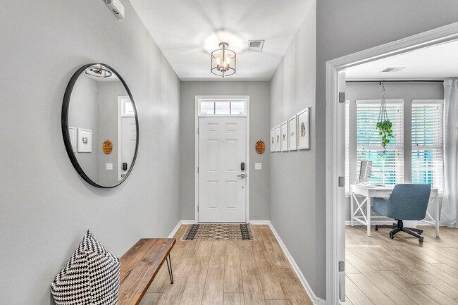 Foto del edificio - Stunning 4 Bed/2.5 Bath home in Creekside