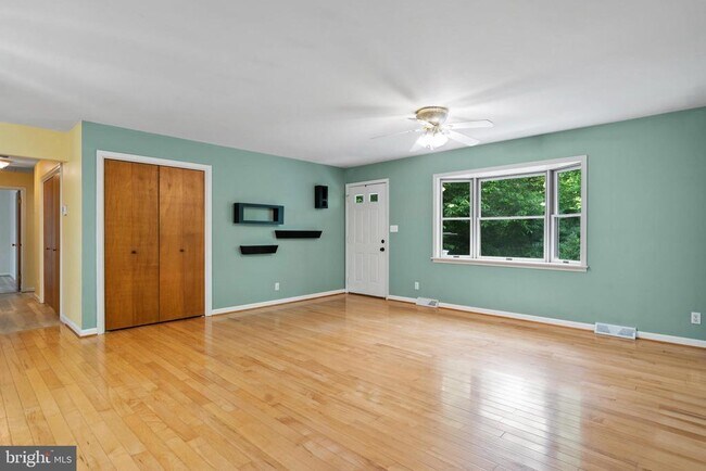 Foto del edificio - 44604 Smiths Nursery Rd
