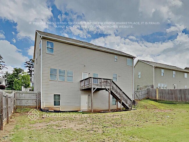 Foto del edificio - 124 Forrest Hills Dr