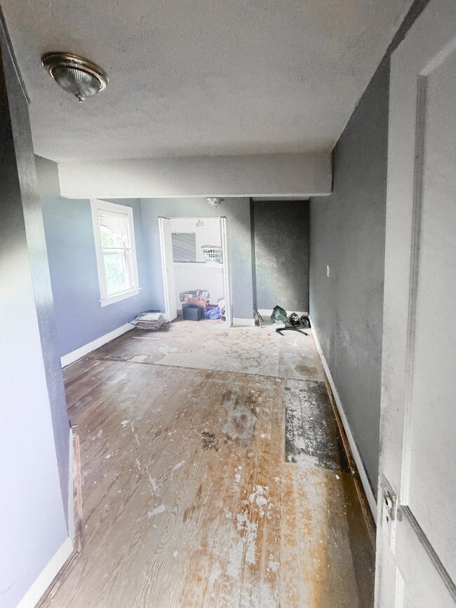 Building Photo - 612 Neubert Ave