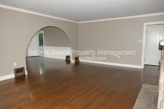 Foto del edificio - 3246 Conkling Pl W