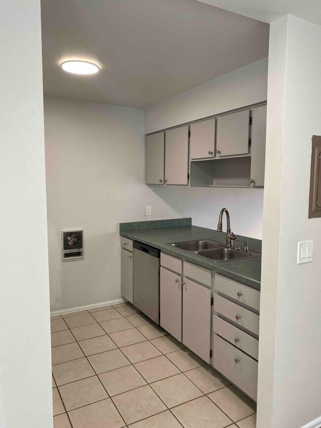 Foto del edificio - 2024 Goss St