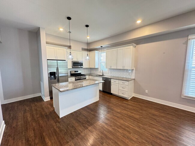 Foto del edificio - 707 Livingston Ave NE