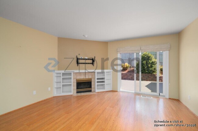 Building Photo - 1760 Kenard St NW