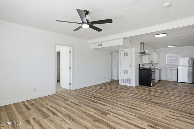 Foto del edificio - 8929 Robert Dr