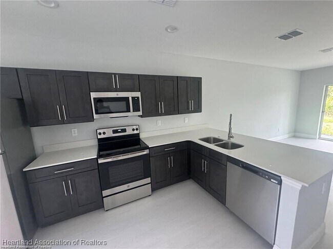 Building Photo - 5520 Cortez Blvd