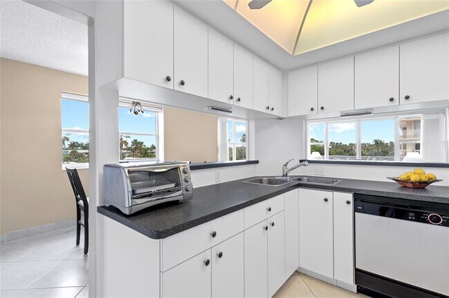 Foto del edificio - 4010 Galt Ocean Dr