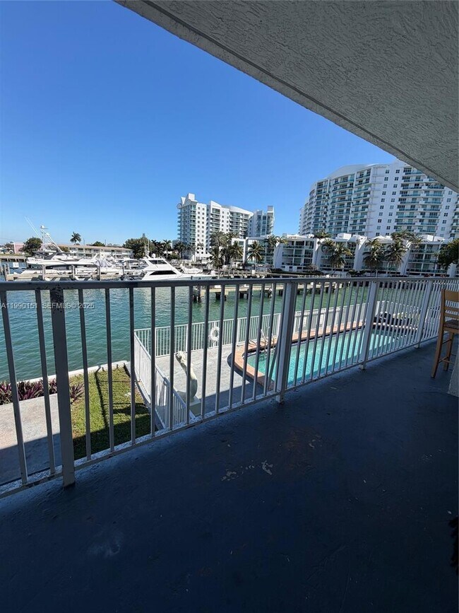 Foto del edificio - 7917 West Dr