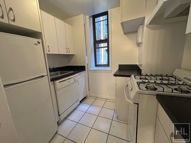 Building Photo - EAST 55 STREET
