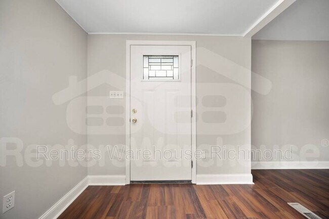 Building Photo - 2519 Edgewood Dr