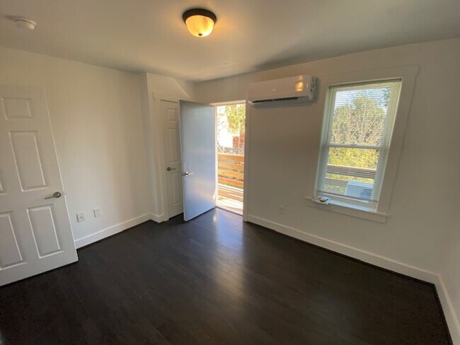 Foto del edificio - 212 W Hope Ave