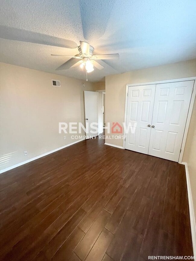 Building Photo - Classic 2/1 Bartlett Duplex Now Available ...