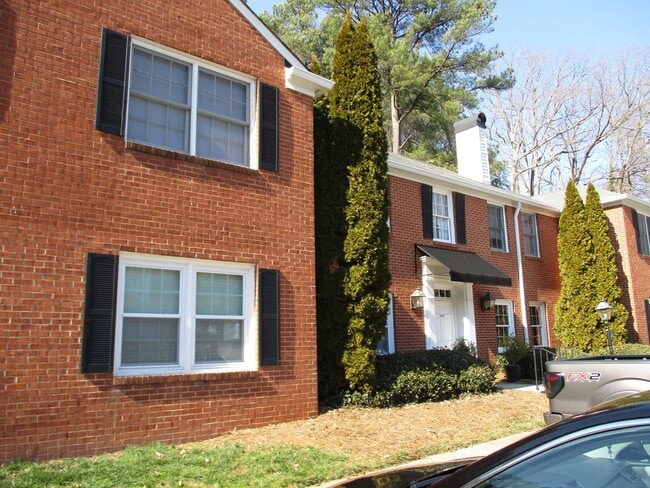 Building Photo - FOR RENT! 2 Bedroom, 2 Bath Upper Level Co...