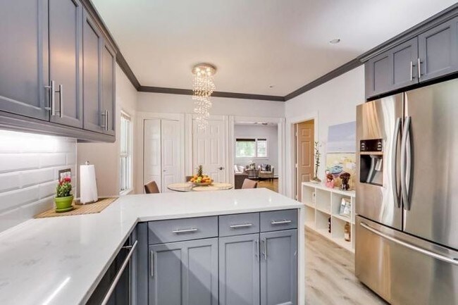 Building Photo - 3 bedroom in Waltham MA 01776