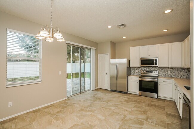 Building Photo - 3210 Ogden Dr