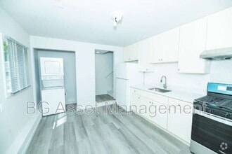 Building Photo - 3025 Yolo Ave