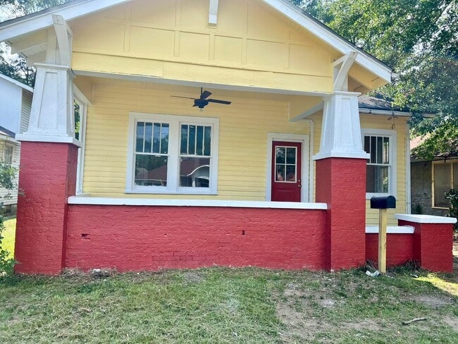 Building Photo - 415 Young St