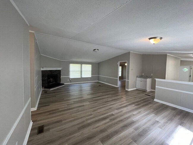 Foto del edificio - 6803 Waters Ave