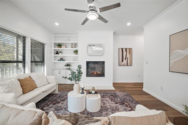 Foto del edificio - 6501 Columbia Oaks Ct