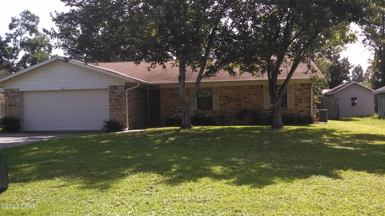 1425 S Gay Ave, Panama City, FL 32404 House for Rent in Panama City