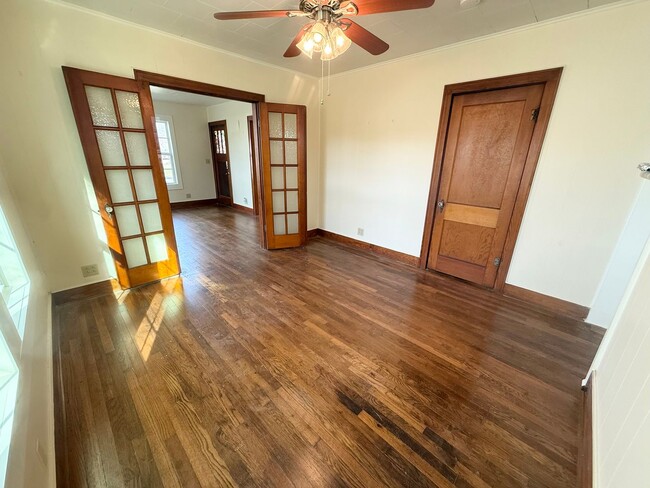 Building Photo - 1201 S Tipton