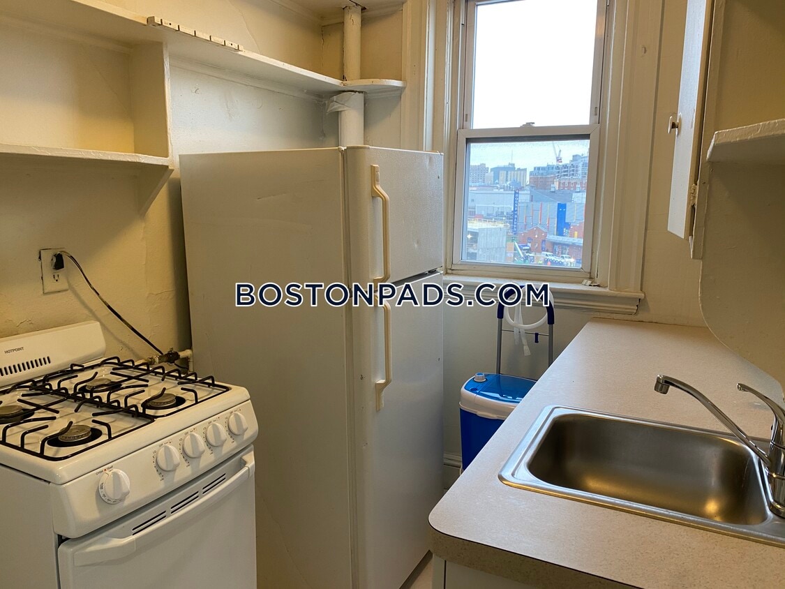 Primary Photo - 1179 Boylston St