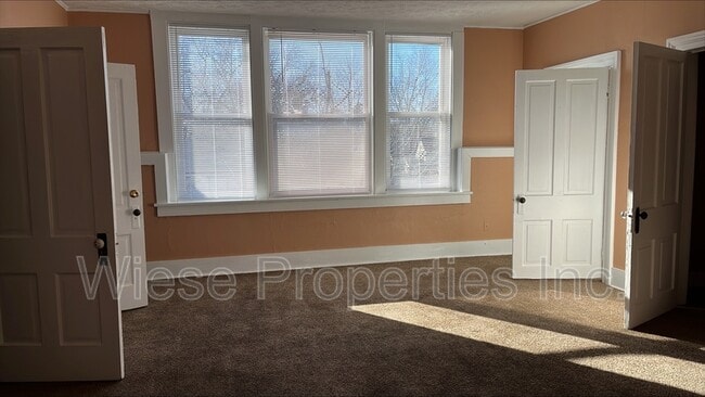 Building Photo - 423 E Keys Ave