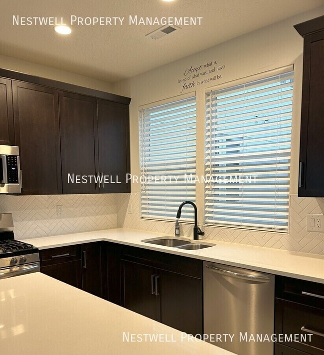 Building Photo - 4672 Vermillion Dr