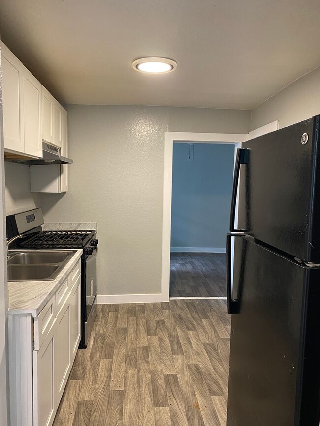 Building Photo - 602 Lovett Ave