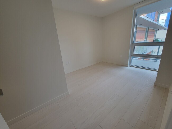 Photo du bâtiment - 180-180 E 2nd Ave