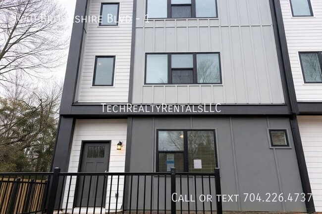 Photo - 3440 Brookshire Blvd Townhome