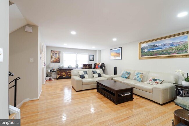 Foto del edificio - 4541 Ravensworth Rd