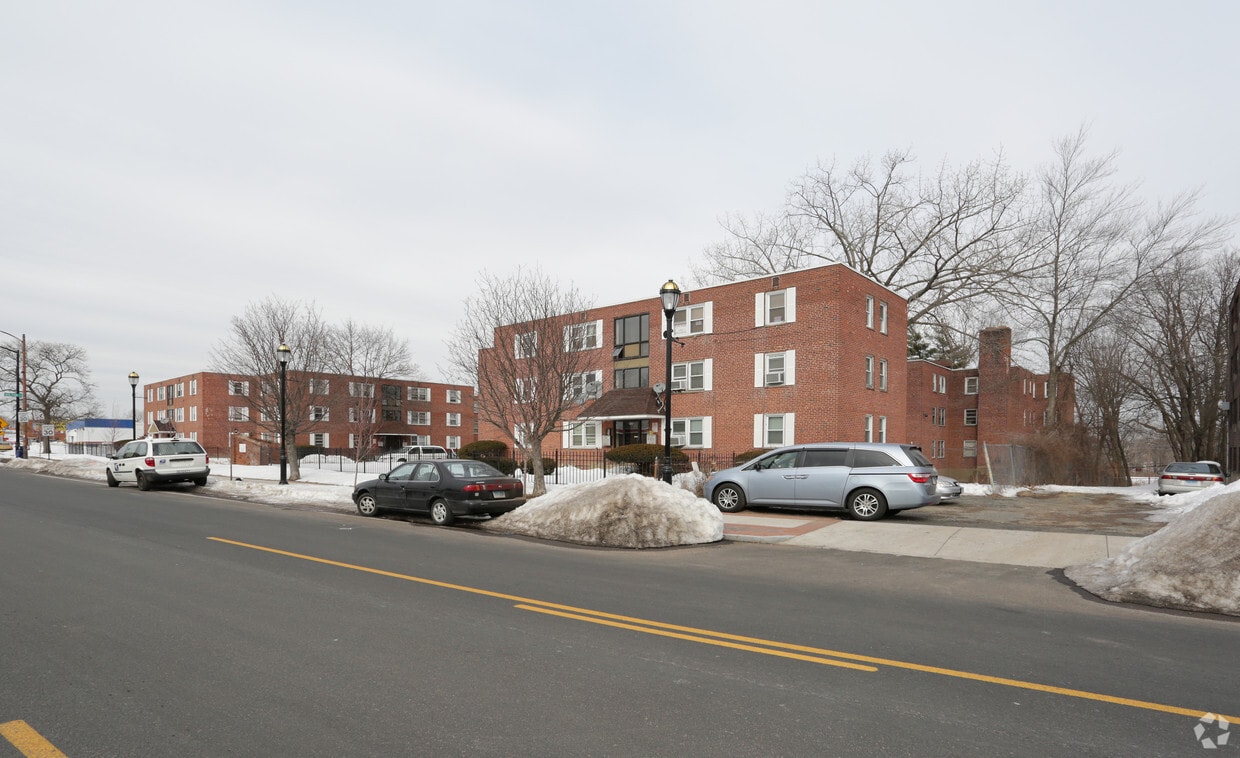 924946 Wethersfield Ave, Hartford, CT 06114 Apartments in Hartford, CT