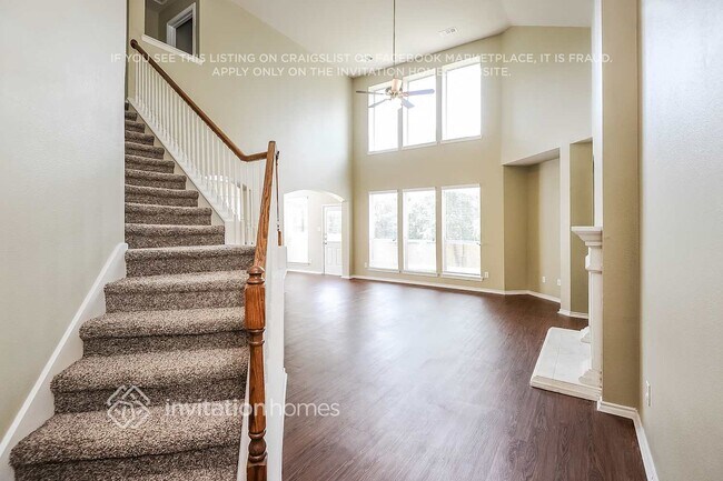 Foto del edificio - 5823 Silver Sage Ln