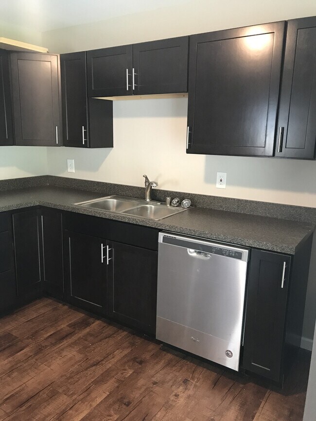 Building Photo - 3 bedroom 1 bathroom Beautifully Home in J...