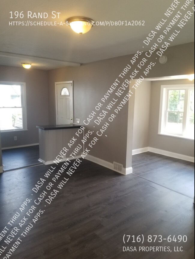 Foto del edificio - 196 Rand - 3 Bed / 1 Bath