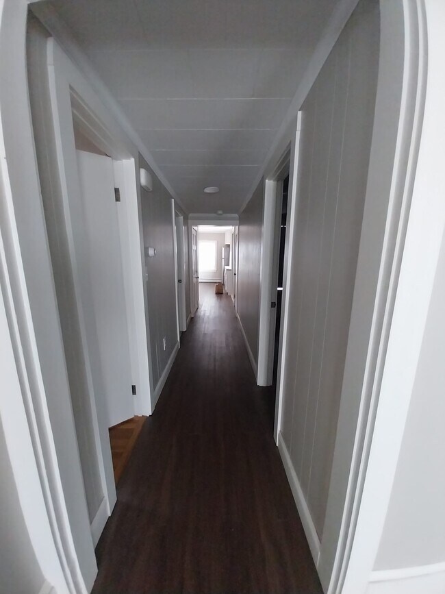 Building Photo - 17 Safford St