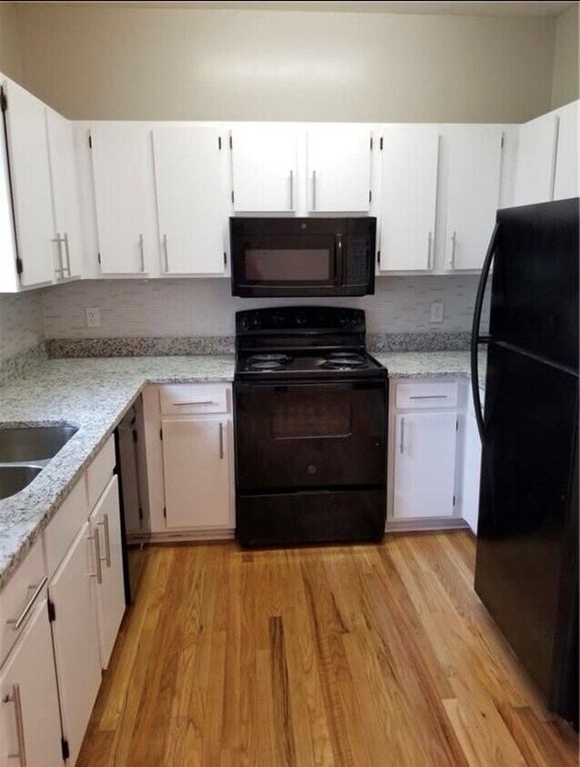 Foto del edificio - 1651 Massachusetts St SW