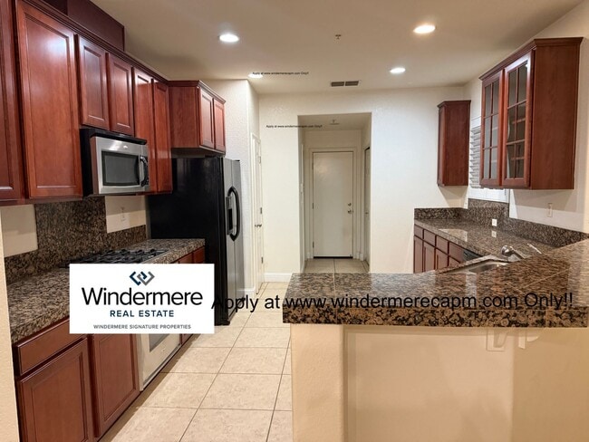 Hampton Village Beauty, A Very Desired Floor Plan! - Hampton Village Beauty, A Very Desired Floor Plan! Apartment