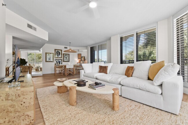 Foto del edificio - 3322 Casseekey Island Rd