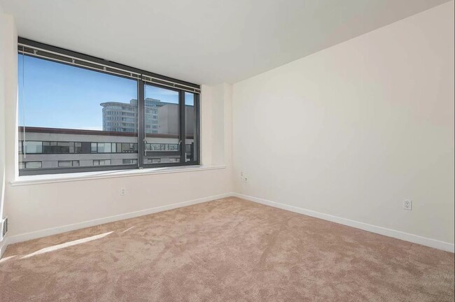 Bedroom - 260 King St
