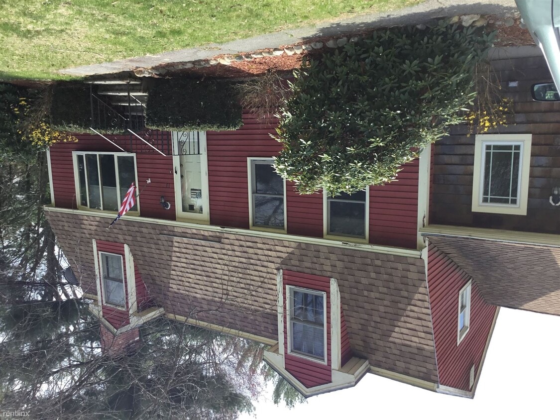 Primary Photo - 4 br, 2 bath House - 13 Center St