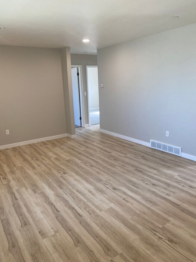 Foto del edificio - 8886-8888 Lowell Blvd (DUPLEX)