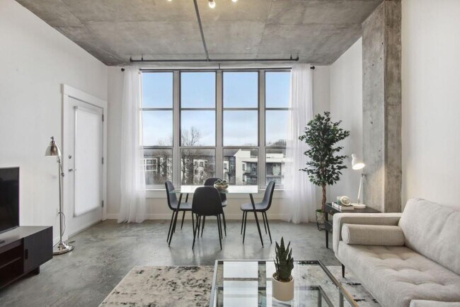 Foto del edificio - 245 North Highland Avenue Northeast