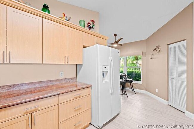 Foto del edificio - 8486 Heather Pl