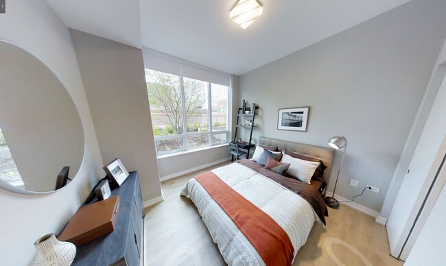 Bedroom - 350 W Chicago Ave
