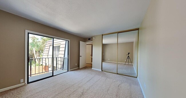Foto del edificio - 2313 Vista Oaks Cir NE