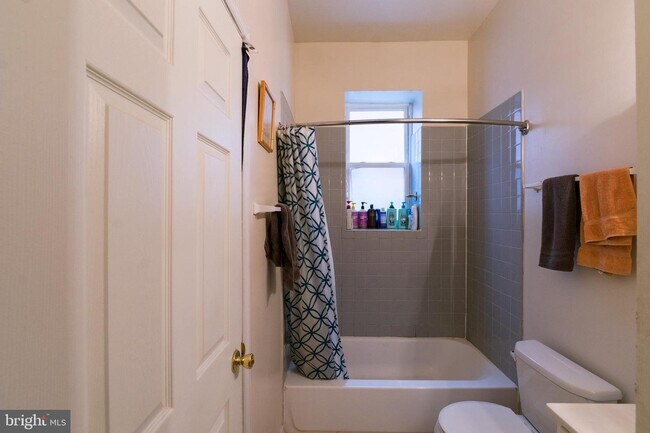Foto del edificio - 4841 Walton Ave