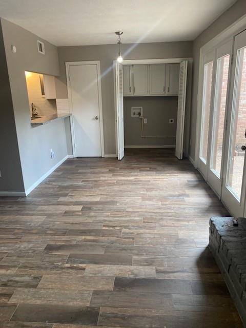 Foto principal - 2820 Camelot Ln