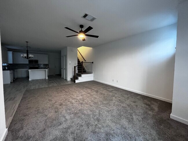 Building Photo - 346 Oakbend Dr